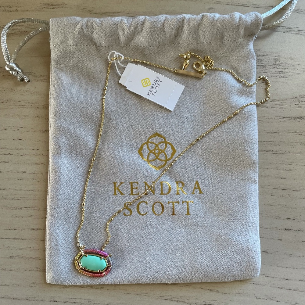 Kendra Scott necklace